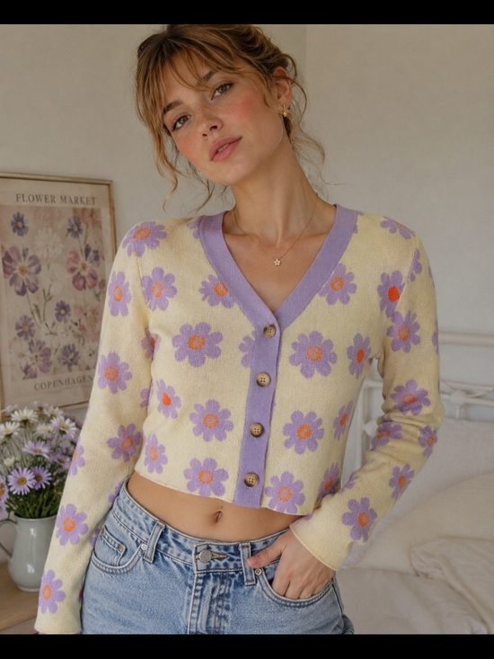Source Unknown Sweaters - Pastel Daisy Knit Cardigan 🌼 Lavender & Cream Cropped Cottagecore Sweater